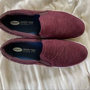 Dr. Scholl’s burgundy embossed Madison slip on